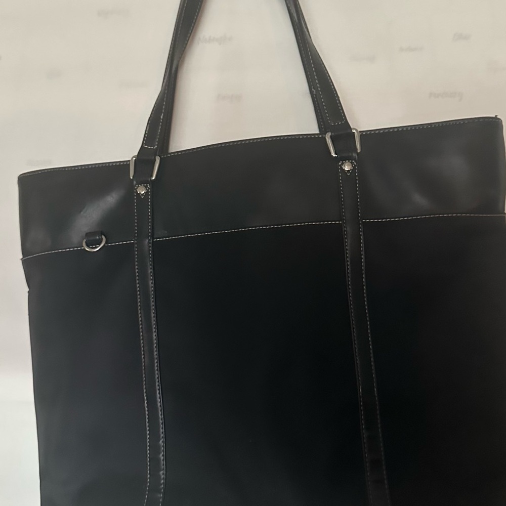 Targus Black Laptop Bag with Minimalist Design